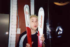 me_skis.jpg (103557 bytes)