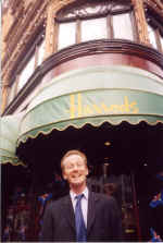 charlie_harrods.jpg (91823 bytes)