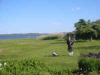 bagpipes.jpg (162198 bytes)