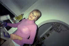 kelly_cooks.jpg (108570 bytes)