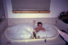 bitsy_bath.jpg (107249 bytes)