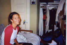 kt_surf_shack.jpg (301195 bytes)