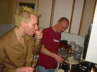 me_jb_kitchen.jpg (208237 bytes)