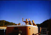 hottub2.jpg (154686 bytes)