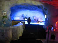 glacier_caves.jpg (101546 bytes)